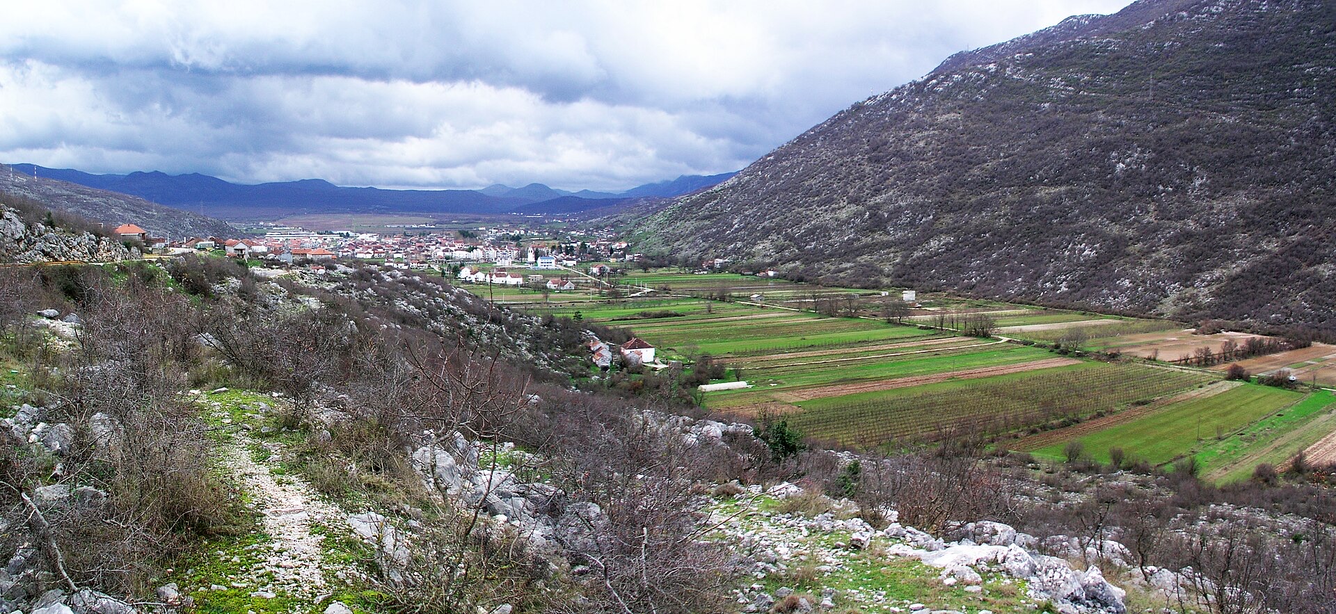 Naslovna fotografija — Seoski vikend na domaćinstvu – Ljubinje
