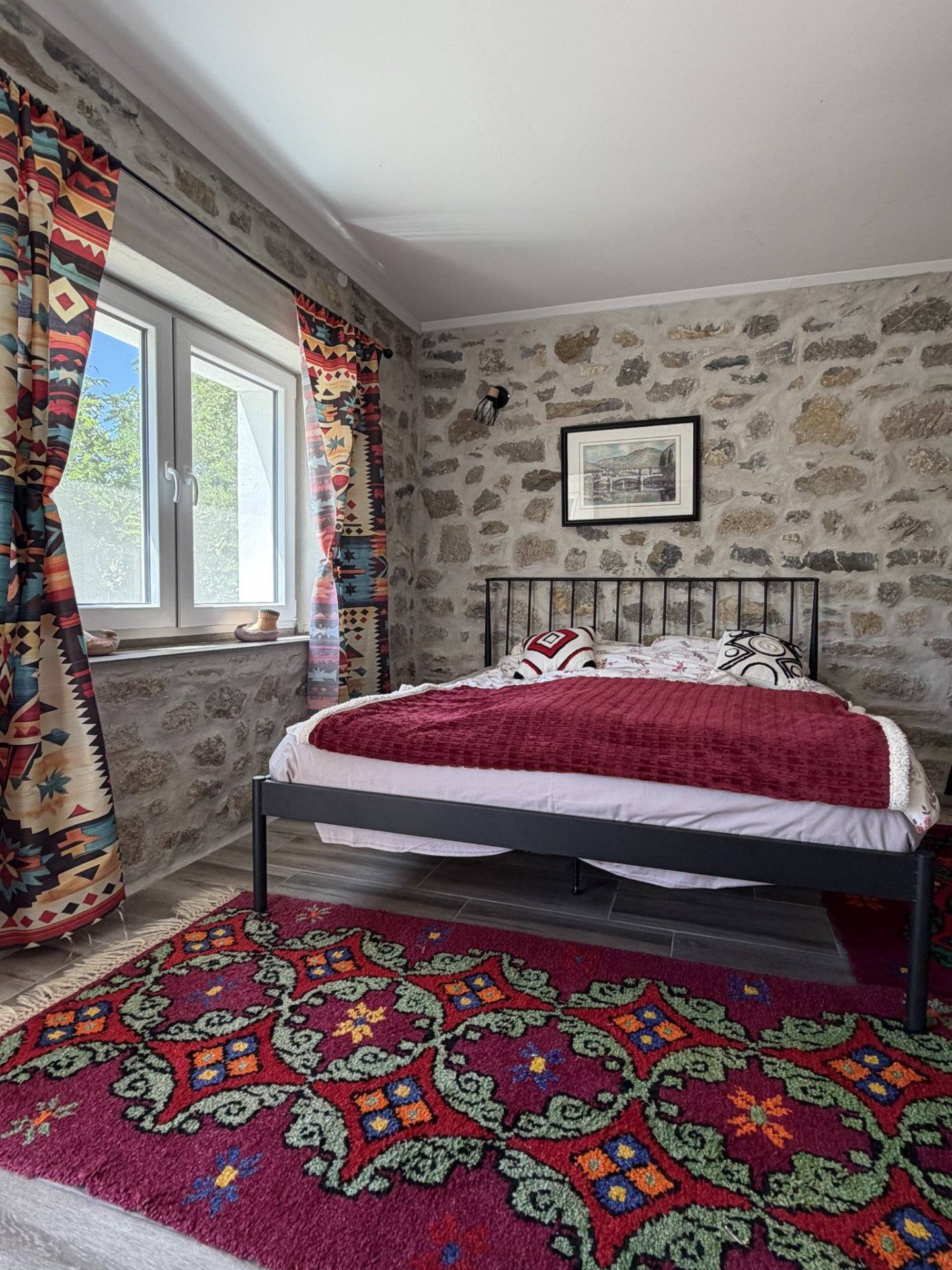 Naslovna fotografija — Čemerno cottage