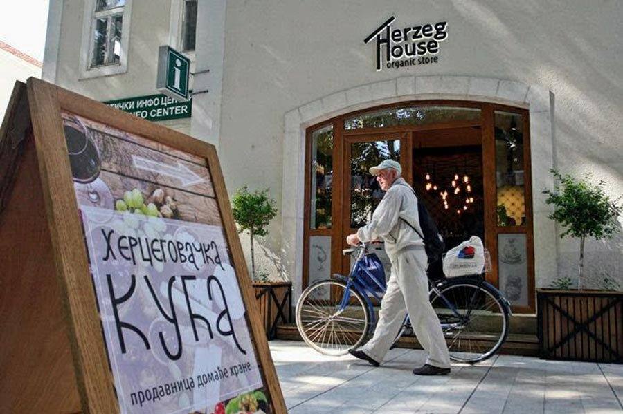 Naslovna fotografija — Herzeg House - Hercegovačka kuća
