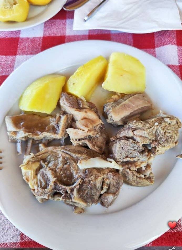 Naslovna fotografija — Restoran Varduša
